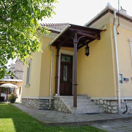 Varkert Deluxe Apartmanhaz Miskolc Eksteriør billede