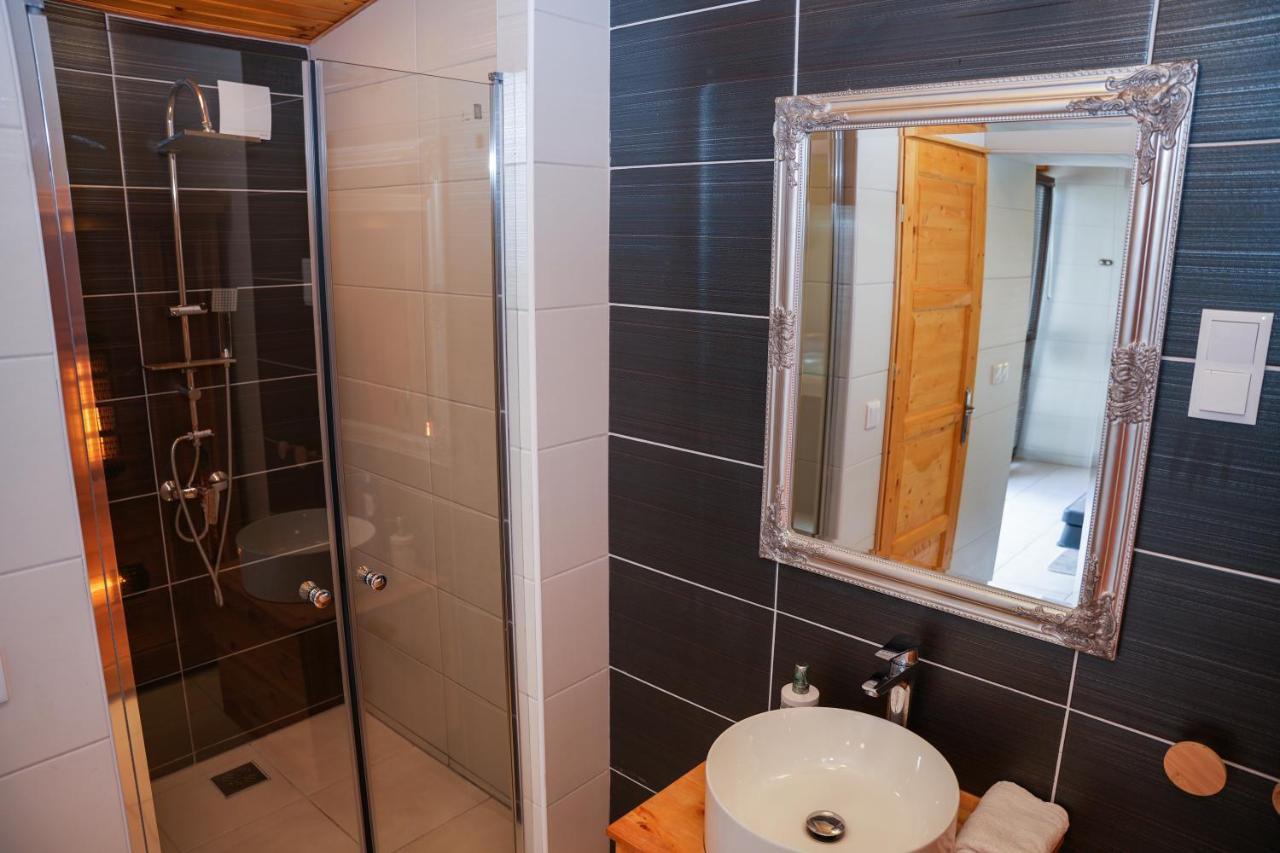 Varkert Deluxe Apartmanhaz Miskolc Eksteriør billede