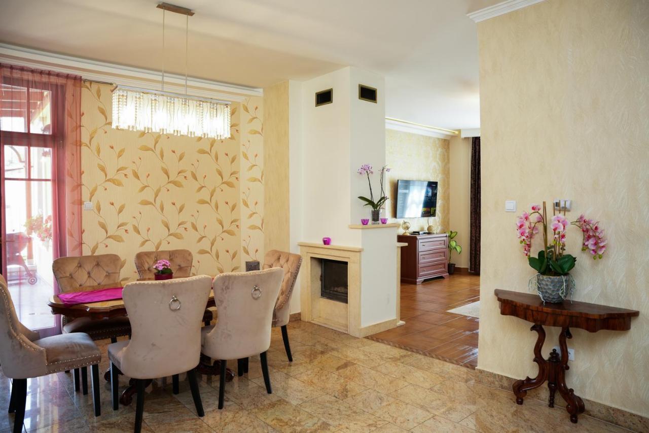 Varkert Deluxe Apartmanhaz Miskolc Eksteriør billede
