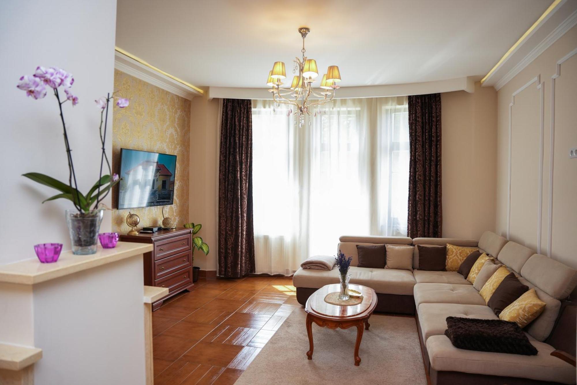 Varkert Deluxe Apartmanhaz Miskolc Eksteriør billede