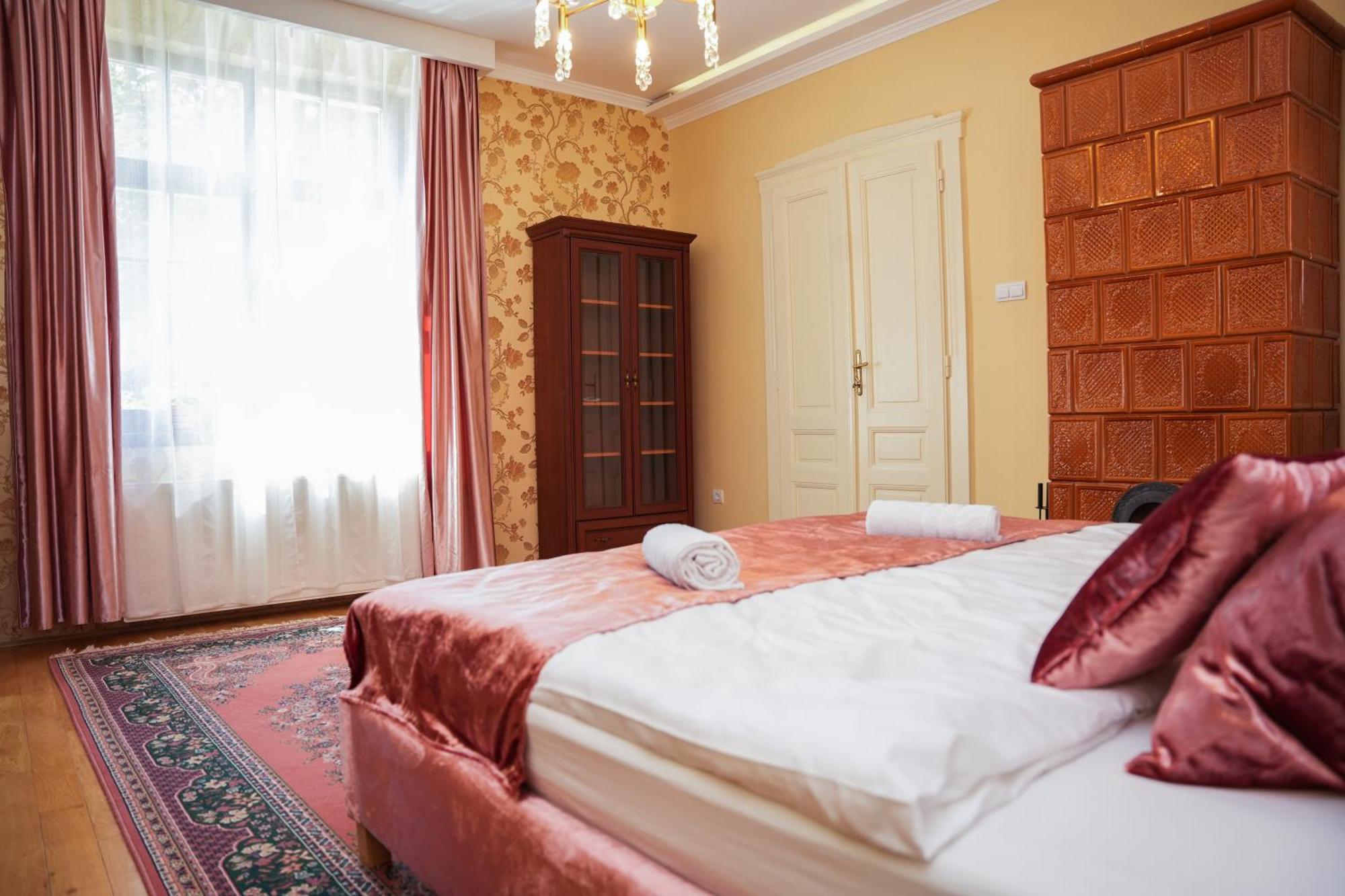 Varkert Deluxe Apartmanhaz Miskolc Eksteriør billede